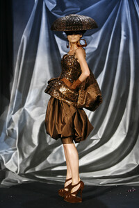 107918359_ChristianDior2008HauteCouture108.thumb.jpg.7909b56998b95250298b2aceeacf0b9e.jpg