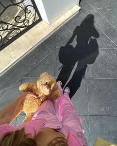 1085808783.jpg
