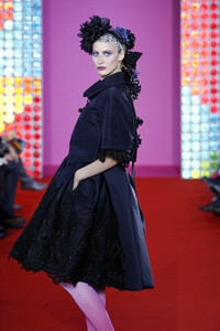 1097790154_ChristianLacroix2008HauteCouture20.thumb.jpg.1db8b7213855655a6191742aa2e5a1d1.jpg