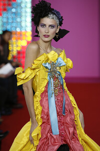 111314787_ChristianLacroix2008HauteCouture244.thumb.jpg.b921c89872faa9357a321ebc3a64e1d7.jpg