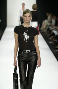 1135445057_RalphLauren2001WomenRTW24.thumb.jpg.800d474973efd0569496c6c71edf07d7.jpg