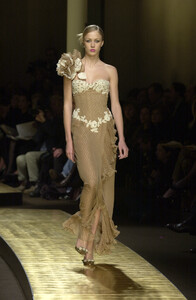 1136322927_Valentino2001HauteCouture127.thumb.jpg.5414d8dc607bc675654a36bee762502f.jpg