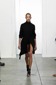 1138183946_HelmutLang2001WomenRTW1.thumb.jpg.f3e6bf60953394102e3bef9cc9105c55.jpg