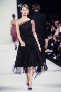 1201957734_MarcJacobsSpring20012.thumb.jpg.a3129e2a4d93791a1d75eb12b1393510.jpg