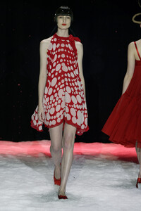 122203322_JennyPackham2004WomenRTW53.thumb.jpg.aa5a46924e52f611698013de776ea6dc.jpg