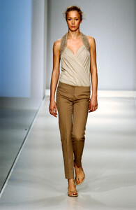 1223092211_MaxMara2002WomenRTW76.thumb.jpg.e8dd647c797b81402e4e511c1f5eccd5.jpg