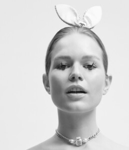 anna ewers pop 4600019.jpg