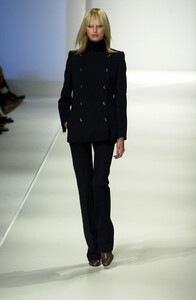 1248895806_MaxMara2001WomenRTWFW1.thumb.jpg.28458a5a609499c87a20509cd2d8354e.jpg
