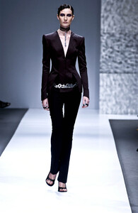 1281092373_KarlLagerfeld2002WomenRTW27.thumb.jpg.fcff9e562b18d38c6b36f0583fa8ce9f.jpg