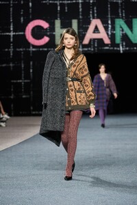 Mathilde Henning Chanel Fall 2022 RTW PFW 1.jpg