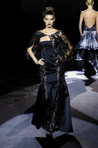 1336681045_Valentino2002HauteCouture119.thumb.jpg.3c587dba3fdf24e7a6f901ada600b70f.jpg