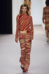 1345185764_Missoni2000WomenRTW75.thumb.jpg.9e0d026238db4d804f4436b05daac61d.jpg