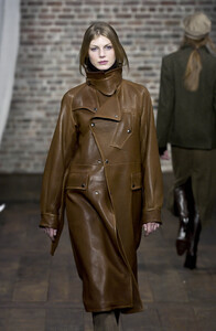 1363861522_RalphLauren2003WomenRTW19.thumb.jpg.42557fe576418db8ac2d90fb6c73fc4b.jpg