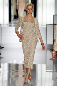 1376297270_EmanuelUngaro2003HauteCouture288.thumb.jpg.a670b5eae41fd859cac0715950866869.jpg