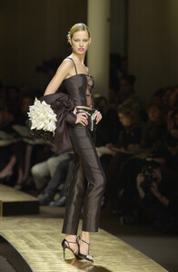 1417810586_Valentino2001HauteCouture41.thumb.jpg.b155fbd5bd71ce8a74f5db11a42872b0.jpg