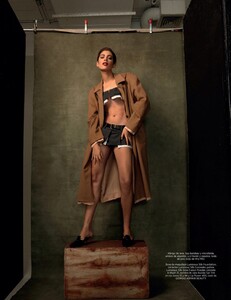 Harpers Bazaar Espana 04.2022es-page-023.jpg