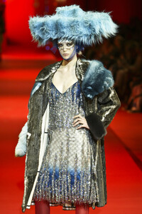 153465066_ChristianLacroix2002HauteCouture4.thumb.jpg.a5f19a8bce98792dd7060afab3caadff.jpg