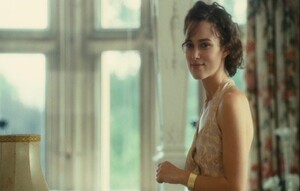 042 Keira Knightley as Cecilia Tallis.jpg