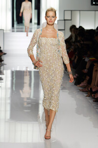 1642933783_EmanuelUngaro2003HauteCouture290.thumb.jpg.3c832ffdaf5b10cfac6aa7c76c04afe9.jpg