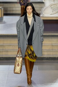 Mika Schneider Louis Vuitton Fall 2022 RTW PFW 1.jpg