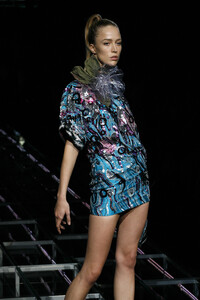 1773825974_DolceGabbana2007WomenRTW228.thumb.jpg.a00b2c79e9f360adff4975a8033882ca.jpg