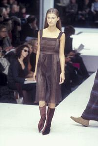 1783418086_AlbertaFerretti1999WomenRTW57.thumb.jpg.c7142c504e1b669868eeb9b88c77212e.jpg