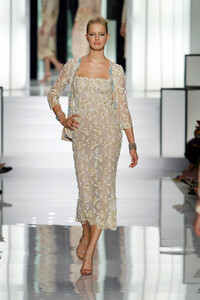 1831762147_EmanuelUngaro2003HauteCouture286.thumb.jpg.0dcbe1f574499a644c3e84aa44b5132e.jpg