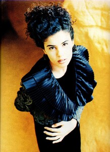 1844476921_MarieClaireJapan1990Dec(5).thumb.jpg.7d50031c85ce10a09b8f4857b5f7ffe0.jpg