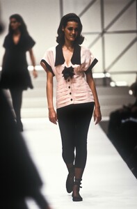 1884980861_Fendi1991WomenRTW69.thumb.jpg.86979572daae7e9d091b841685383e86.jpg