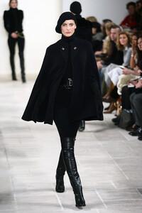 1886667708_RalphLauren2006WomenRTW114.thumb.jpg.743787d4baccc90d1d59b958df74d46a.jpg