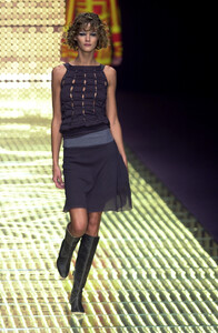 1891763601_VersusbyDonatella2001WomenRTW67.thumb.jpg.5106d71c106f7f924fd6ba4d3cf578a3.jpg
