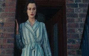 054 Keira Knightley as Cecilia Tallis.jpg