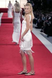 199445643_Chanel2005WomenRTW126.thumb.jpg.f1311d159b9fdeb1c0cb3671865ca9a1.jpg