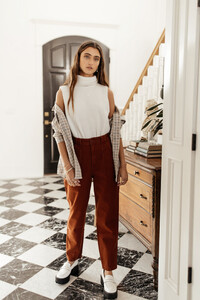 1.6Housept2_4of18_71b4d3a6-2609-413c-a7a9-18fb5e188f9a_900x lexi bhardwaj.jpg