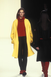 203993489_RalphLaurenFall19992.thumb.jpg.ff2e4566dda2acc9b834b32d91c209de.jpg