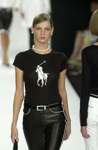 2057513294_RalphLauren2001WomenRTW25.thumb.jpg.88ce8de9ff587ebc30dc461da8f440c2.jpg