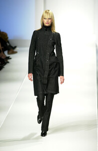 2058331036_MaxMara2001WomenRTWFW5.thumb.jpg.0977e131bd40e2fce0ca335f1c962157.jpg