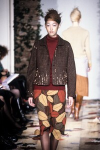 2058627154_KeitaMaruyama1998WomenRTW68.thumb.jpg.1d89ff49235b92b7ce2e47ddaa7fa5b1.jpg