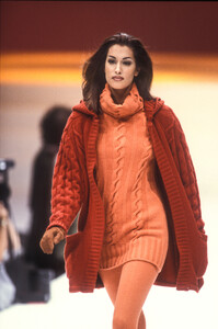 2081763741_LauraBiagiotti1992WomenRTW113.thumb.jpg.61232a731a1dee314b6793140be44027.jpg