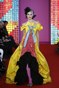 2088604375_ChristianLacroix2008HauteCouture242.thumb.jpg.d1e1e72d2f00fb266df17e4b8415a220.jpg