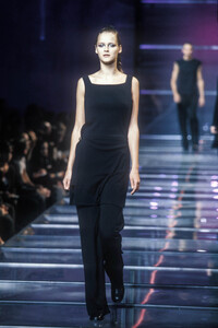 2139980323_VersusbyDonatella1998WomenRTW13.thumb.jpg.cc381caffe37c8921da41da5cba2da84.jpg