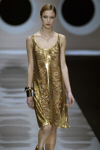 2141808255_PacoRabanne2004WomenRTW31.thumb.jpg.93694005bf7e08f97b8a4a08821f1e8f.jpg