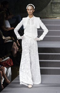 218885571_ViktorandRolf2002WomenRTW30.thumb.jpg.ef80ba7891ad4a9ced73899b5727a16b.jpg