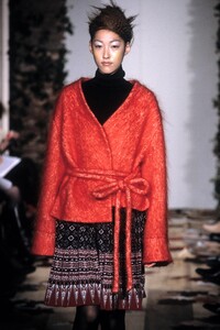 264109286_KeitaMaruyama1998WomenRTW10.thumb.jpg.2df80a7d60246233e35e23407e6bb648.jpg