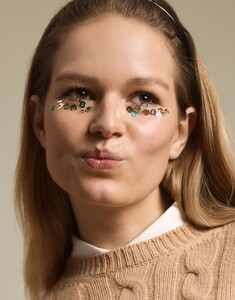 anna ewers pop 4600020.jpg