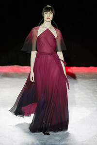 367299931_JennyPackham2004WomenRTW35.thumb.jpg.b3db4457c016510f591f880c4ddfeaaa.jpg