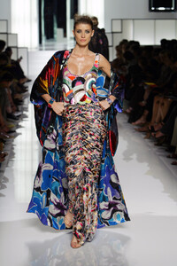 400724630_EmanuelUngaro2003HauteCouture212.thumb.jpg.373dac2d7f599e0b06b8bd5e79a830db.jpg