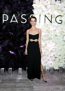 Rebecca+Hall+Passing+New+York+Film+Festival+hfuqJ3TW__px.jpg