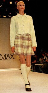 416743025_MarieClaireJapan1994OctoberSportMax(2).thumb.jpg.0d0377e14c884687c4e7a56adf5eea86.jpg