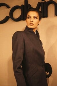 417271524_CalvinKleinRunwayShowFW1987CalvinkleinCalvinKlein.thumb.jpg.8c267f9098e46d30bbf78cfc0412fdfa.jpg